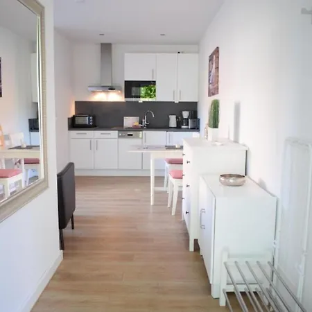 Lachmoewe, Haus An Den Salzwiesen, *